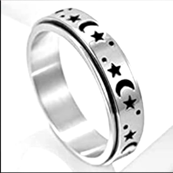 🦋3/$30🦋 Fidget Spinner Ring in Celestial Pattern Stainless Steel Size 5 - Picture 1 of 7